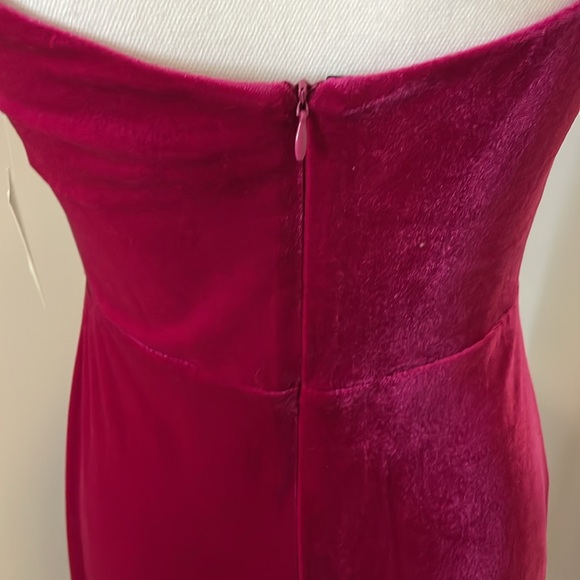 Magenta velvet maxi gown - Picture 4 of 8